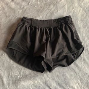 Lululemon hotty hot shorts 2.5